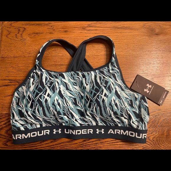 New Under Armour sports bra - Picture 1 of 2